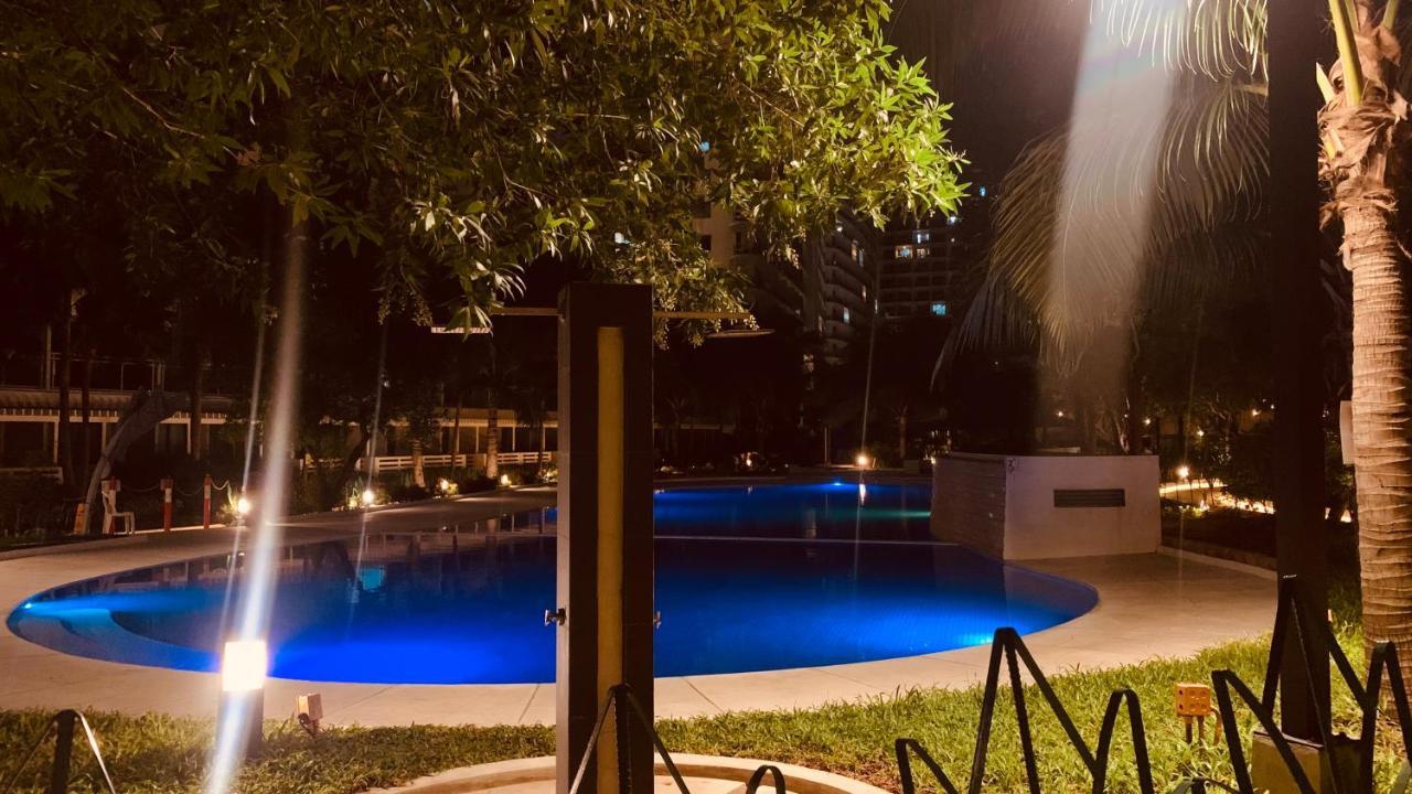 Azure Urban Resort Paranaque City Экстерьер фото